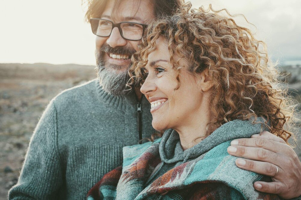 Partnersuche 40 plus: neue N&auml;he &ndash; ohne Druck, mit Substanz