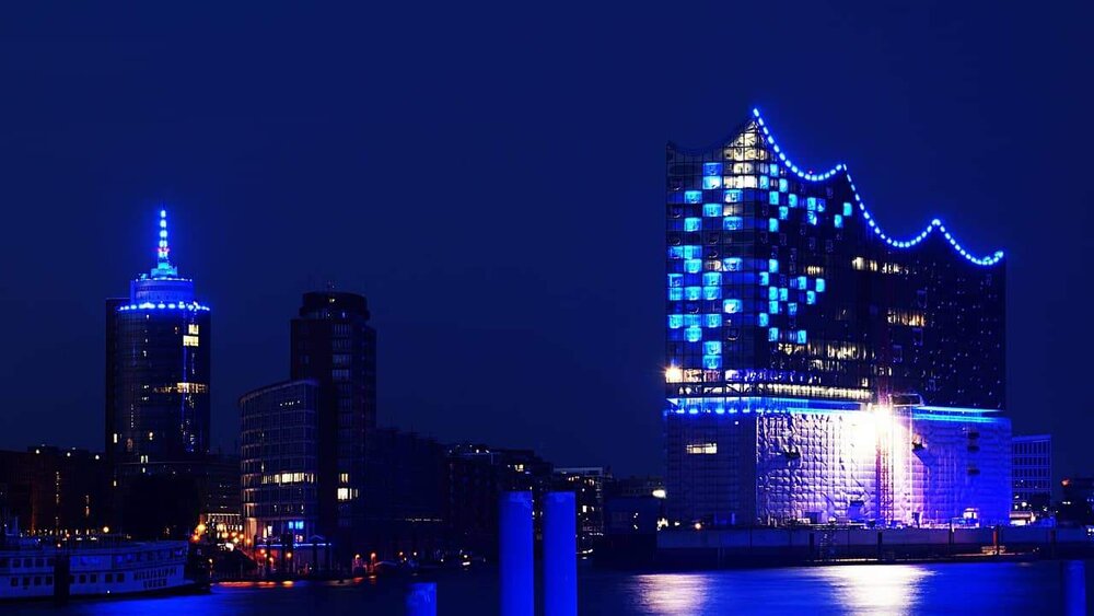 Elbphilharmonie bei Nacht