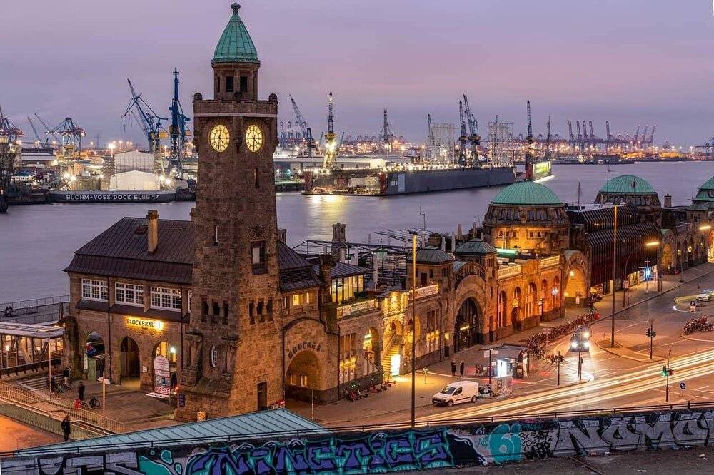 Er sucht Sie in Hamburg