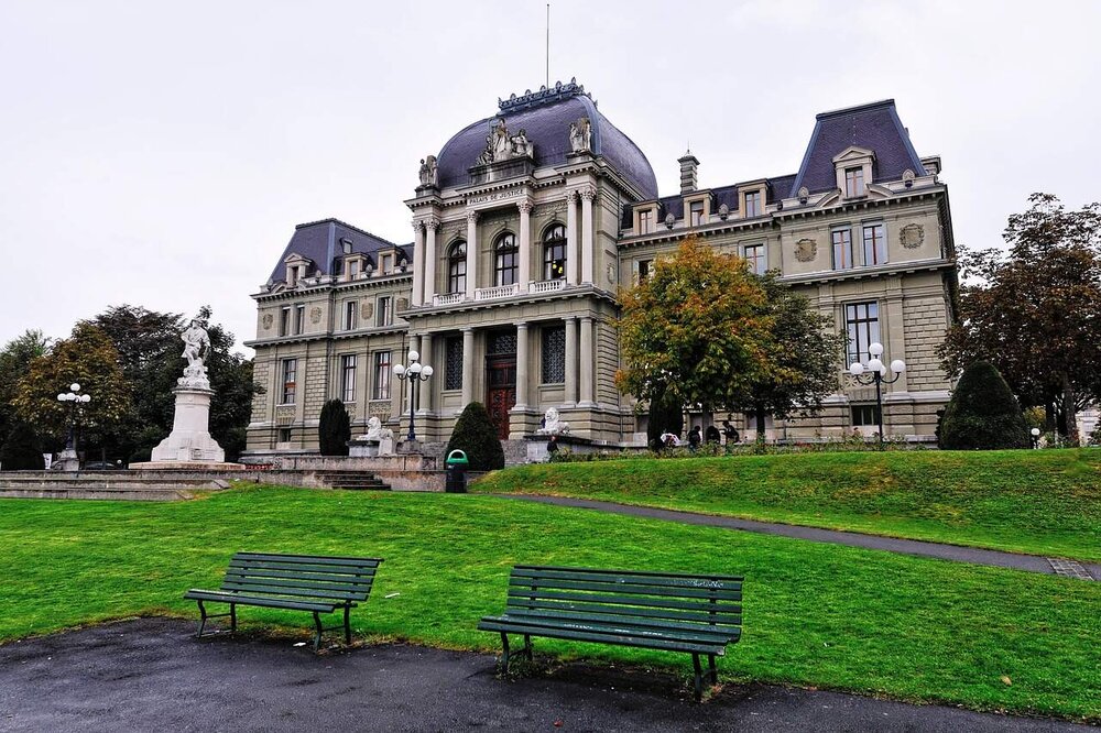 Lausanne sie sucht sie